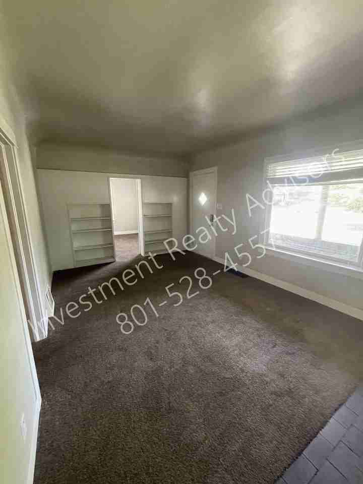 386 N 500 E - Photo 2 of 12