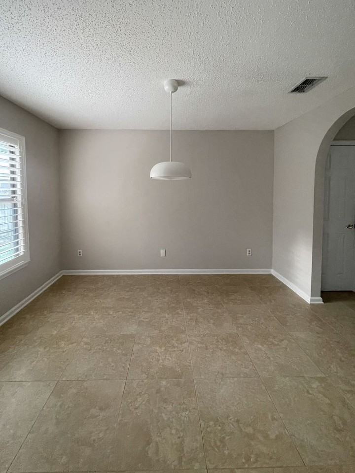 1171 American Eagle Ln - Photo 3 of 15