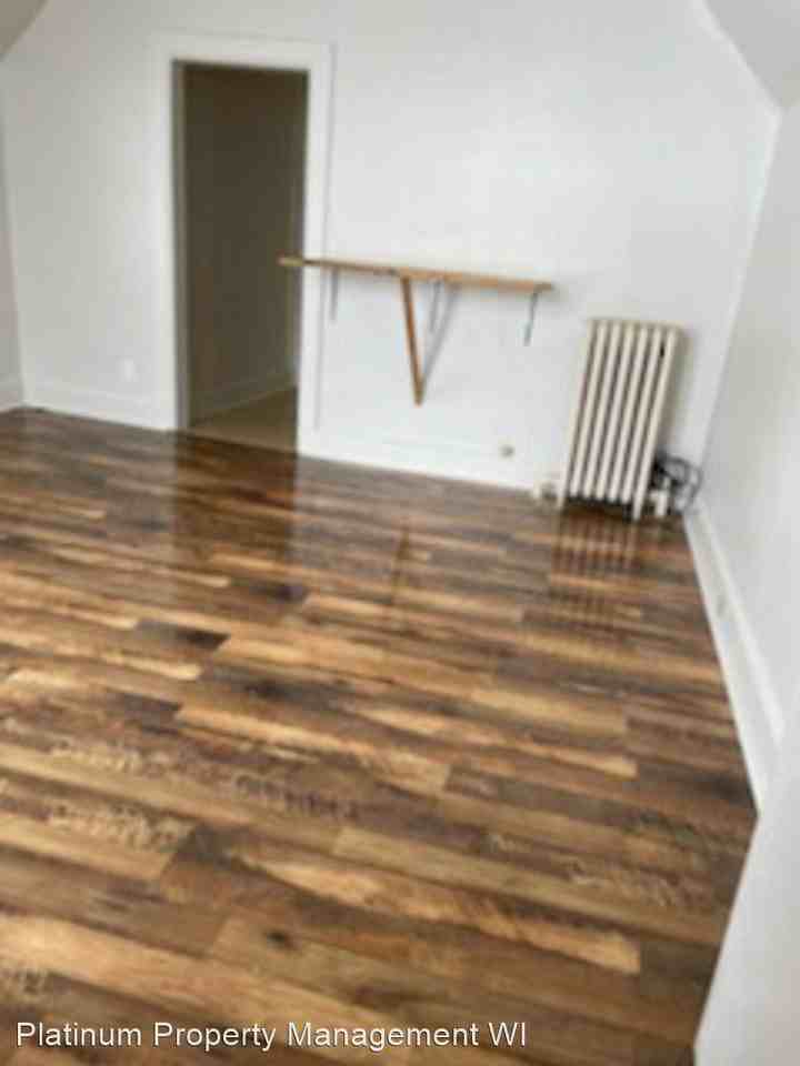 1018/1020 3rd Ave - Photo 3 of 15