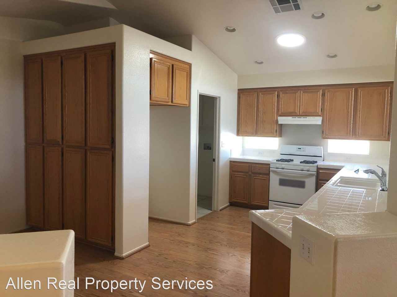 2580 Columbine Rd - Photo 3 of 17