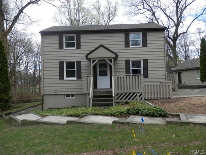 180 Center St - Photo 2 of 4