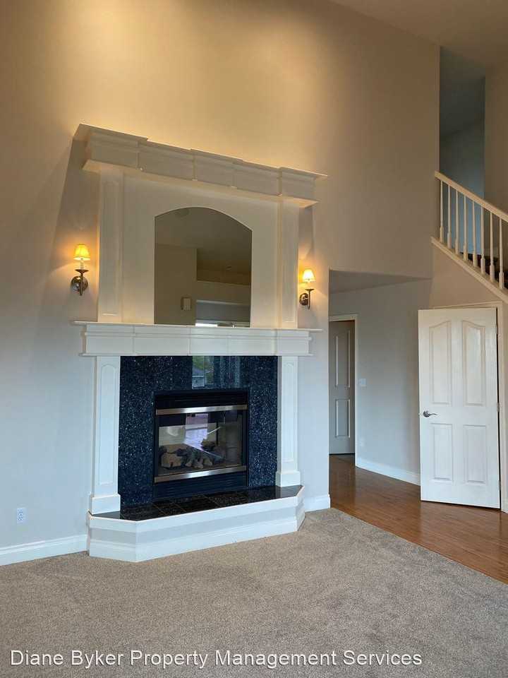 16107 Grand Bluff Cir - Photo 3 of 26