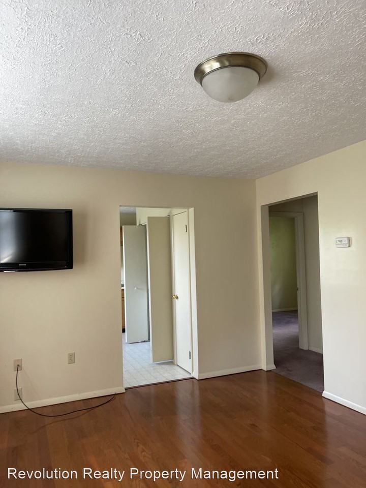 448 N Hills Road - Photo 2 of 6