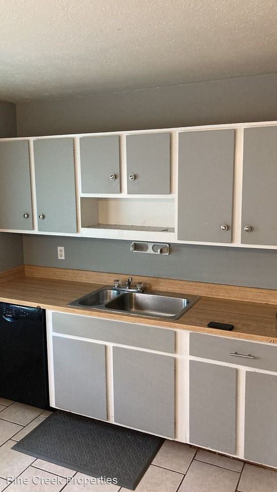 3653 Beaumont Drive - Photo 2 of 10