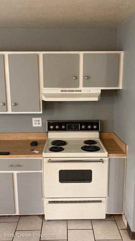 3653 Beaumont Drive - Photo 3 of 10