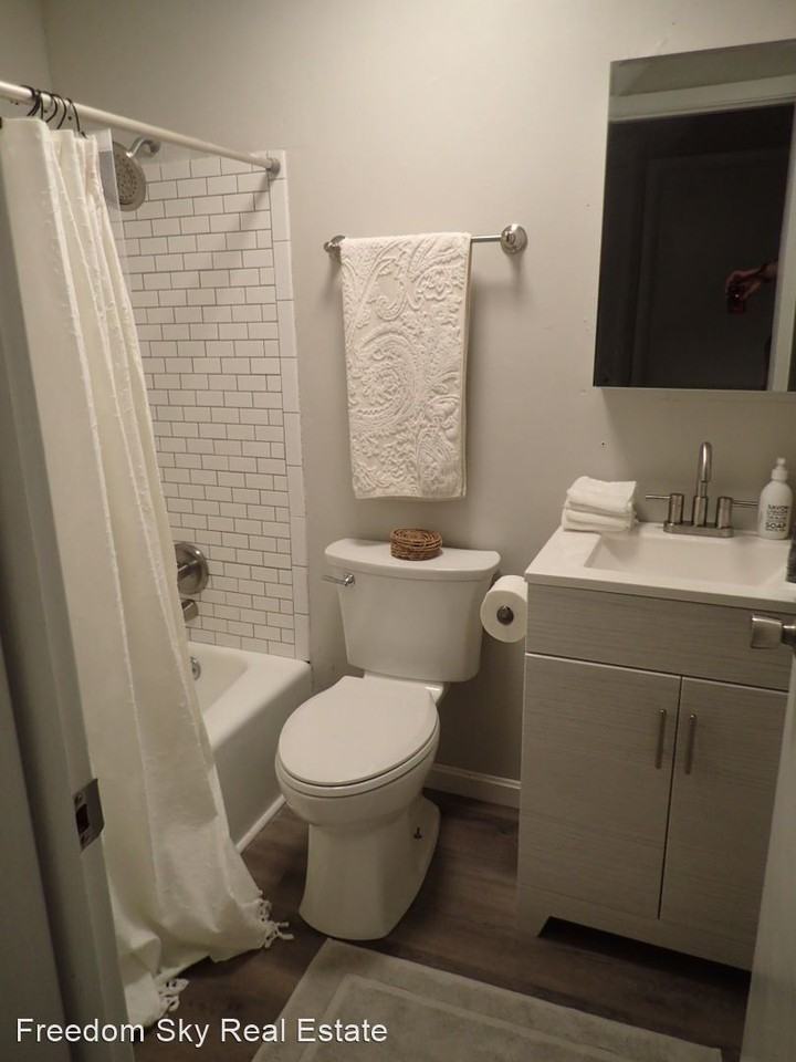 926 LIBERTY STREET - Photo 2 of 21