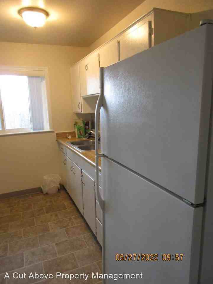 213 Kiva Rd - Photo 3 of 12