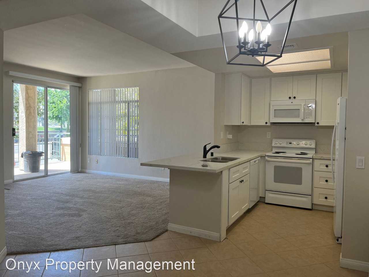 2250 Camino De La Reina #103