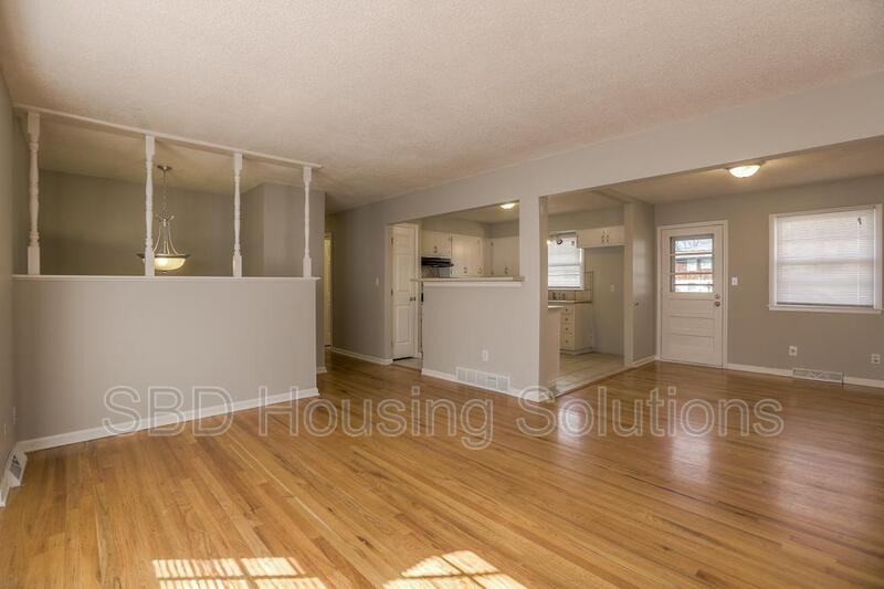 6720 East 134th Street - Photo 2 of 8