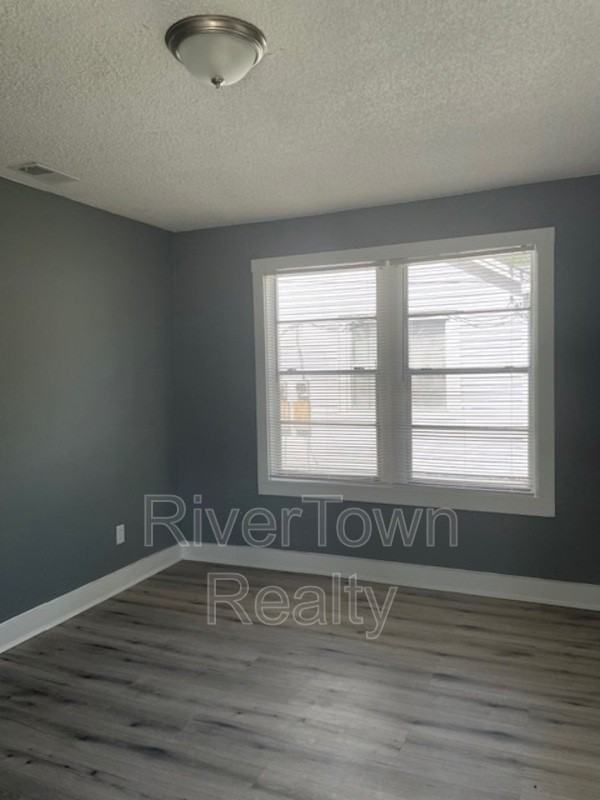 3757 Fairmont Ave - Photo 3 of 6