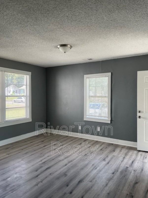 3757 Fairmont Ave - Photo 5 of 6