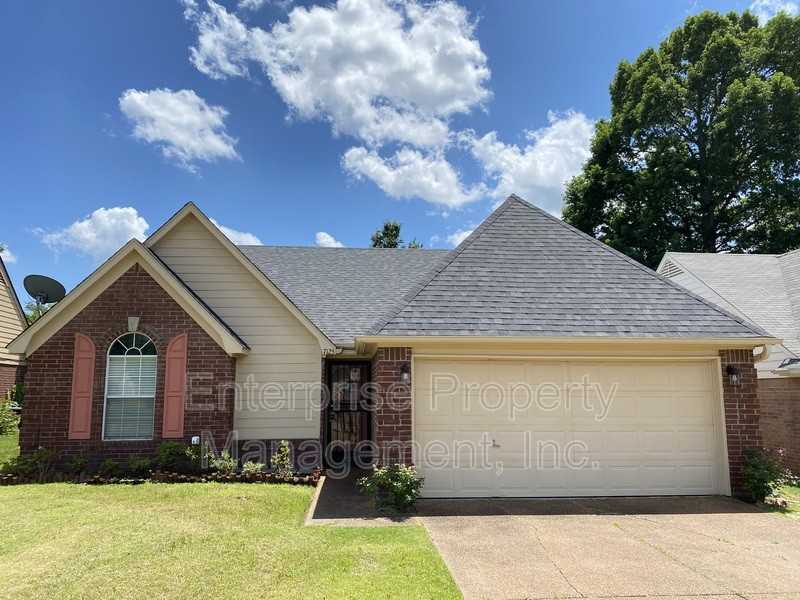 7125 Show Boat Ln - Photo 3 of 34