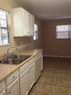 1730 Riverview Dr - Photo 2 of 9