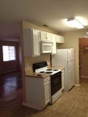 1730 Riverview Dr - Photo 3 of 9