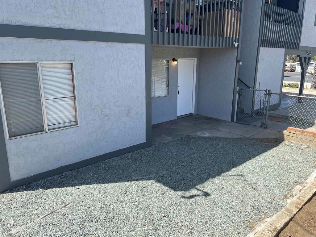 1402 E 14th St #1 - Photo 2 of 19