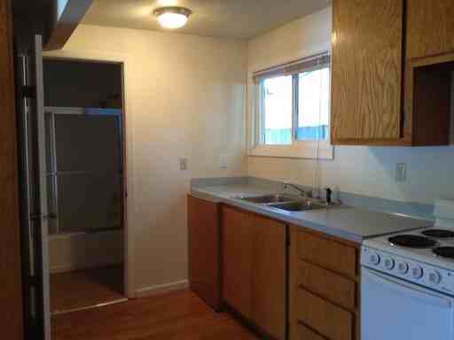 1244 Juniper St - Photo 3 of 6