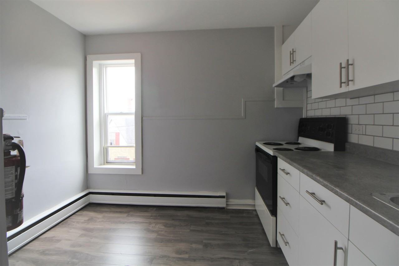 120 116-120 Pitt Street - 120-2 #120-2 - Photo 2 of 11