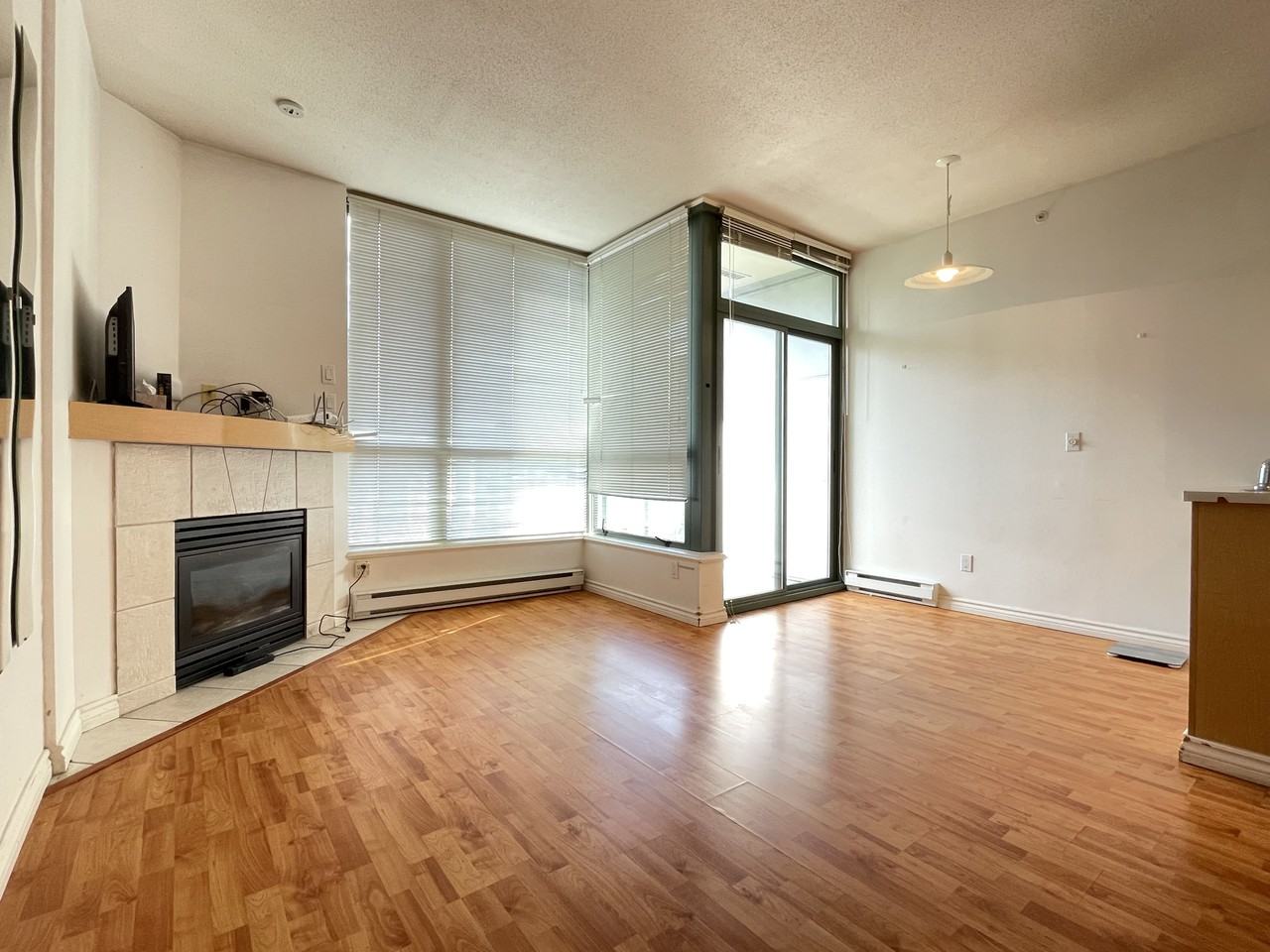 1239 West Georgia Street #1806 - Photo 2 of 12