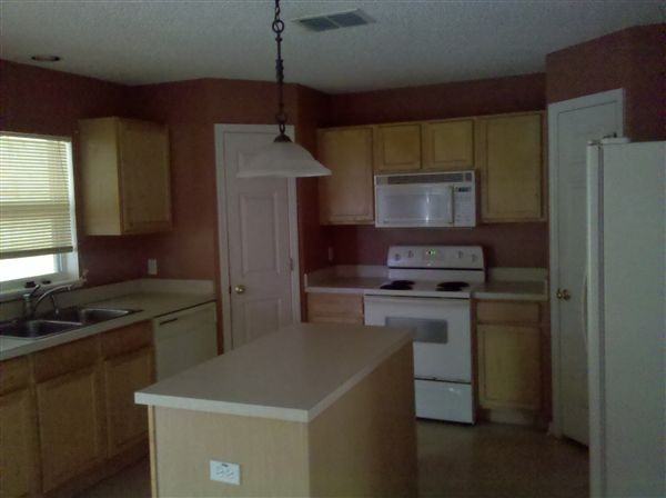 722 Lake Doe Blvd - Photo 2 of 5