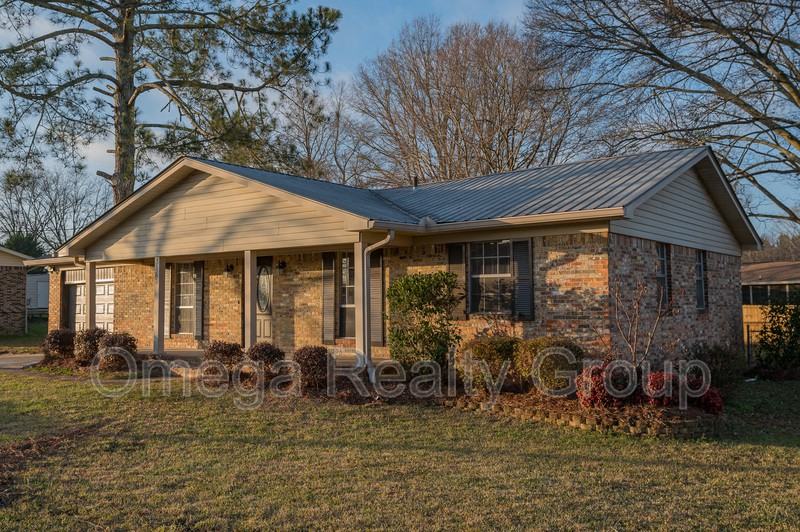 3166 Jenkins Cir S - Photo 2 of 31