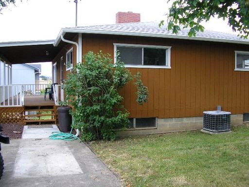 451 NW Lillie Dr - Photo 2 of 10