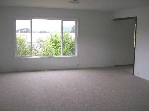 451 NW Lillie Dr - Photo 3 of 10