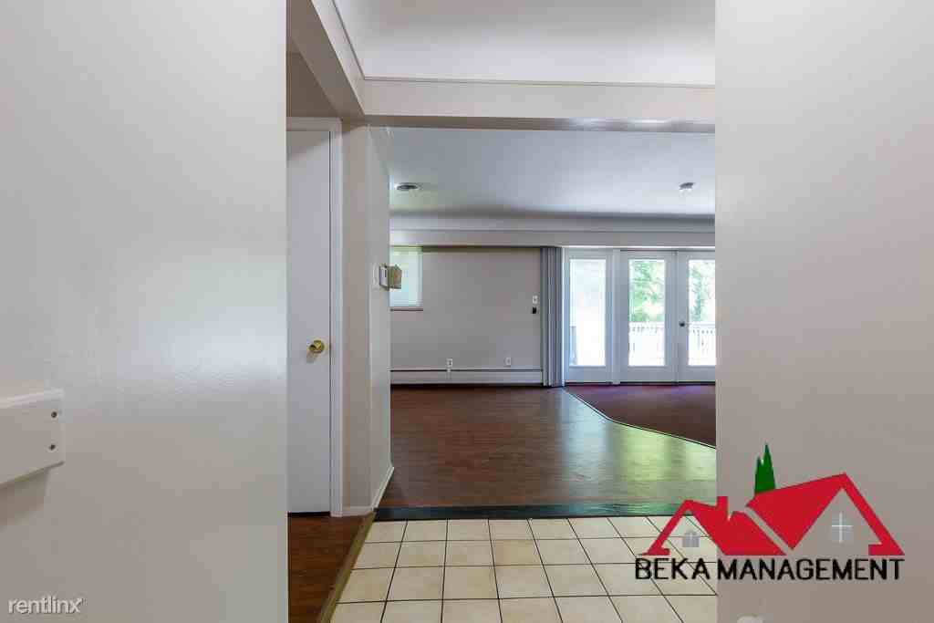 34458 Grove Dr - Photo 2 of 21