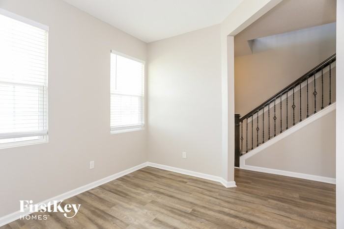 390 Auburn Oaks Rd E - Photo 3 of 15