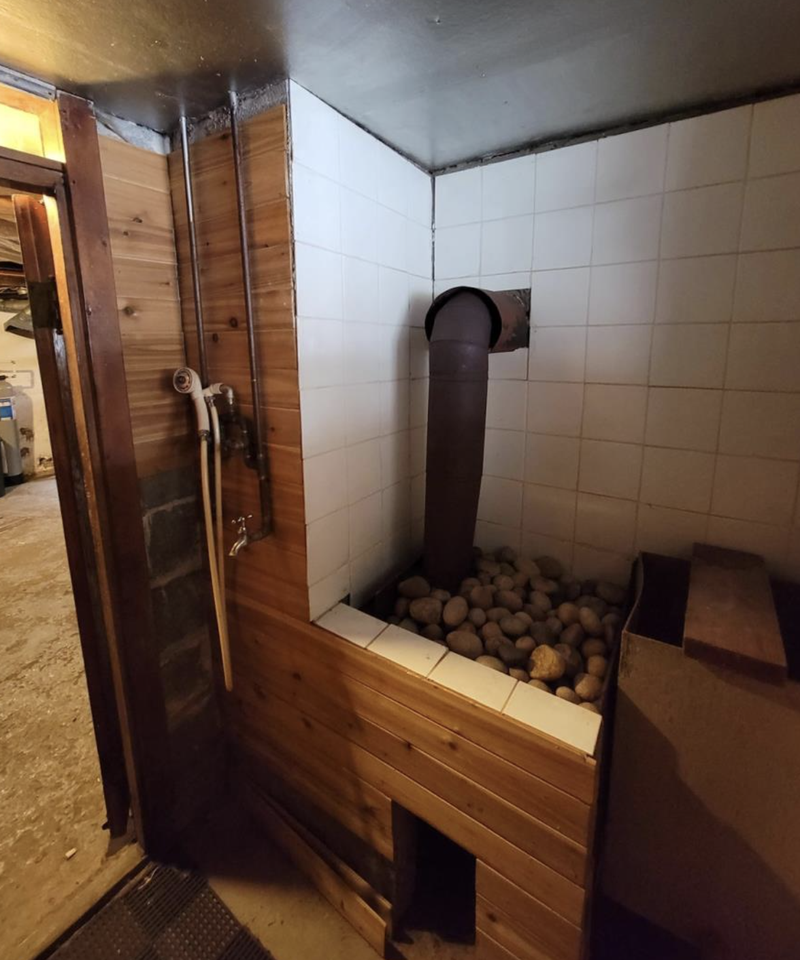 927 Wellington St E #1 - Photo 3 of 10