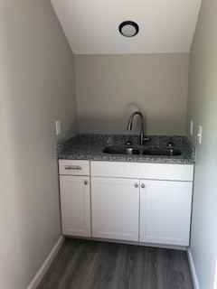 124 7th Ave #B - Photo 7 of 9