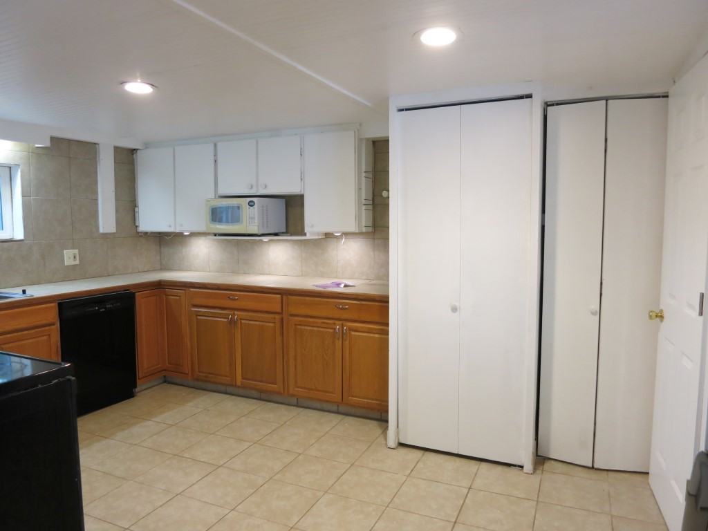 802 5th St Sw #B - Photo 3 of 16