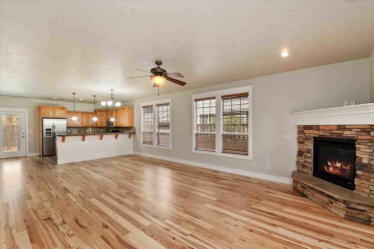 12722 N 9th Ave #1 - Photo 7 of 35