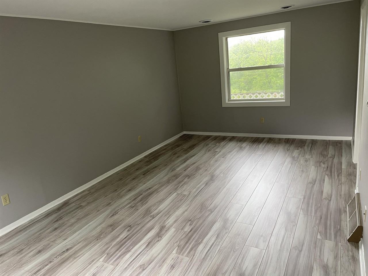 130 Riverside Dr #132 - Photo 2 of 9