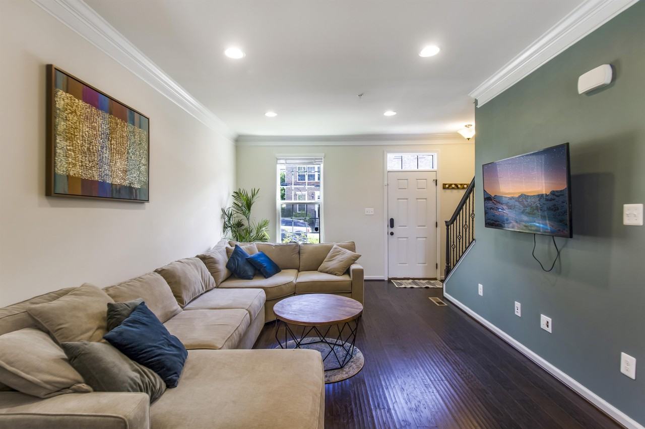 3431 10th Pl Se - Photo 2 of 31