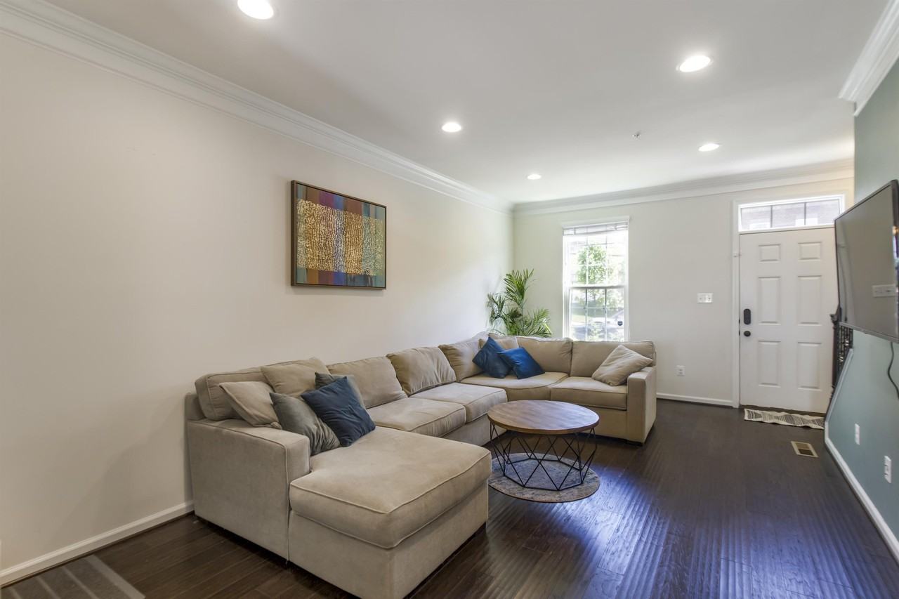 3431 10th Pl Se - Photo 3 of 31