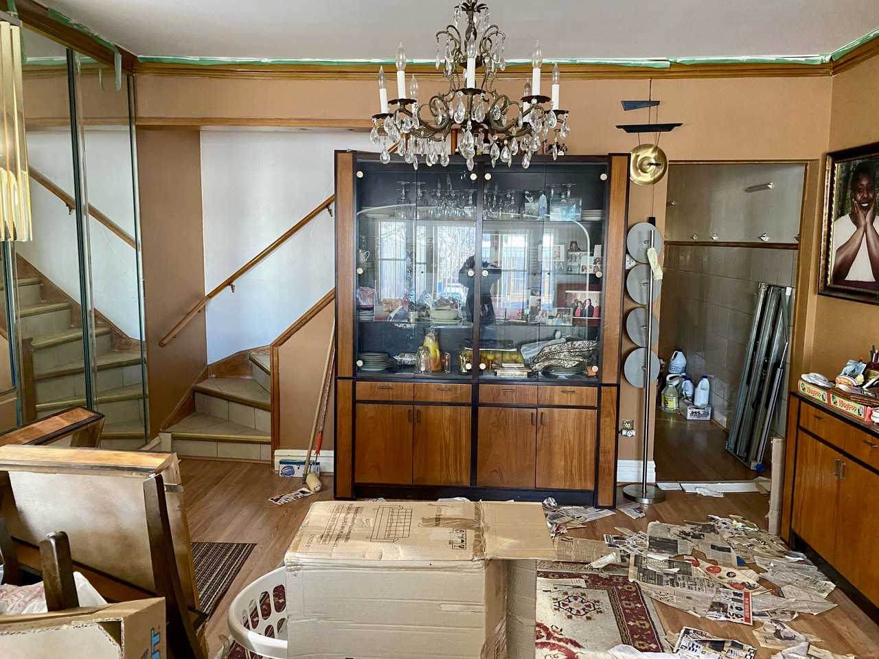 8330 S Essex Ave - Photo 2 of 6