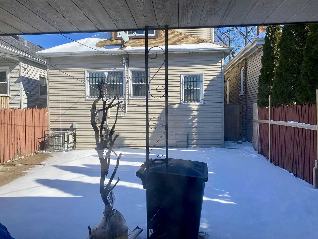 8330 S Essex Ave - Photo 3 of 6