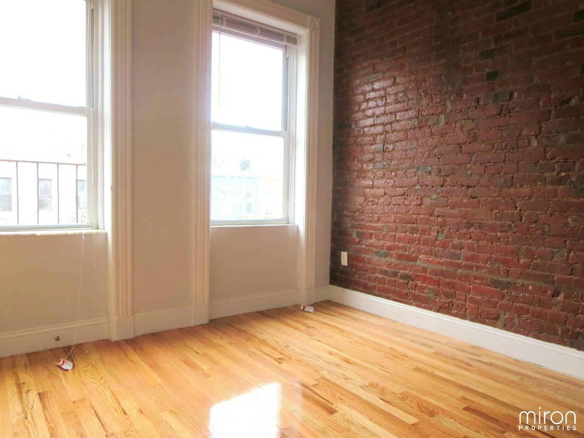 Kingsland Ave #3R - Photo 2 of 8