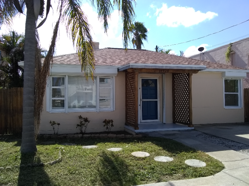 14920 N Bayshore Dr - Photo 2 of 23