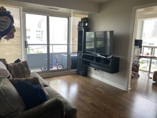 51 Lower Simcoe Street