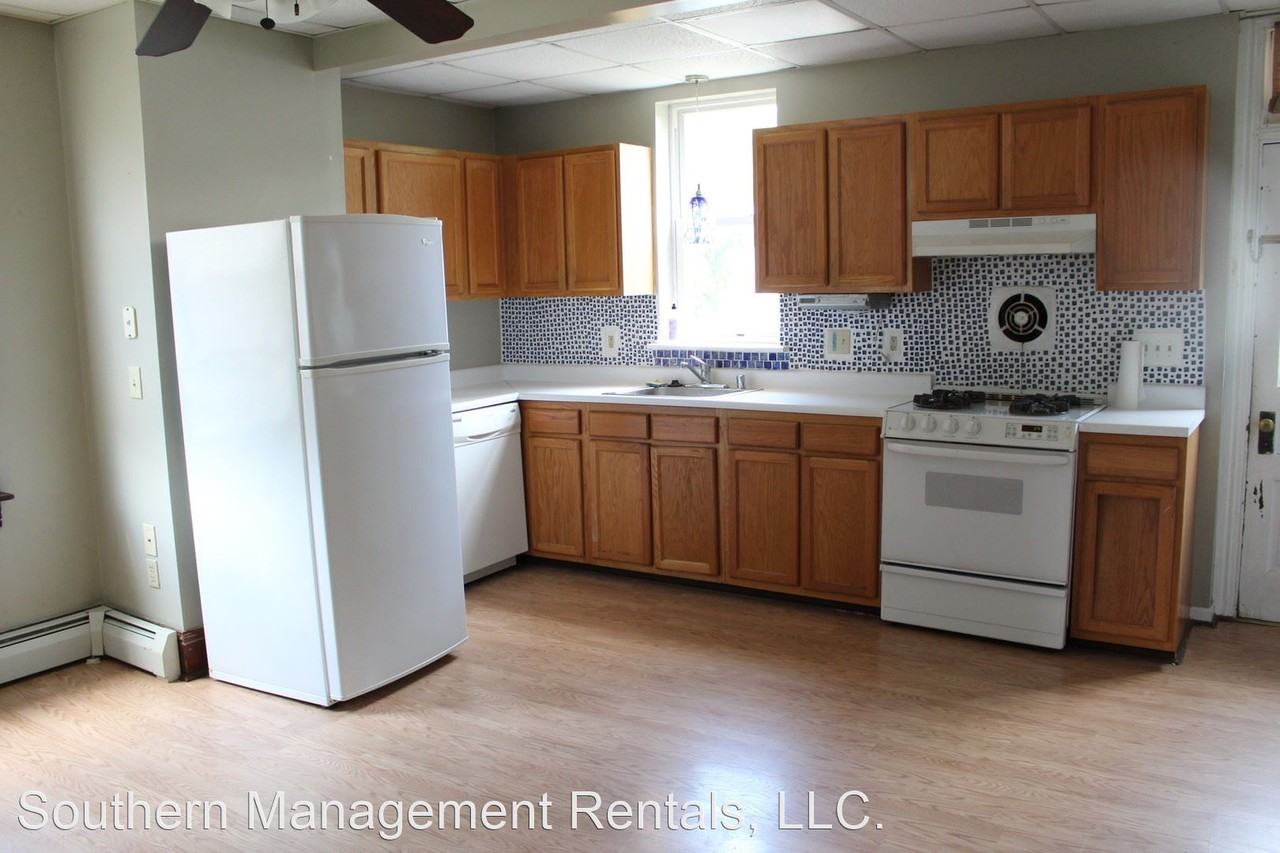 41 E Franklin St - Photo 2 of 4