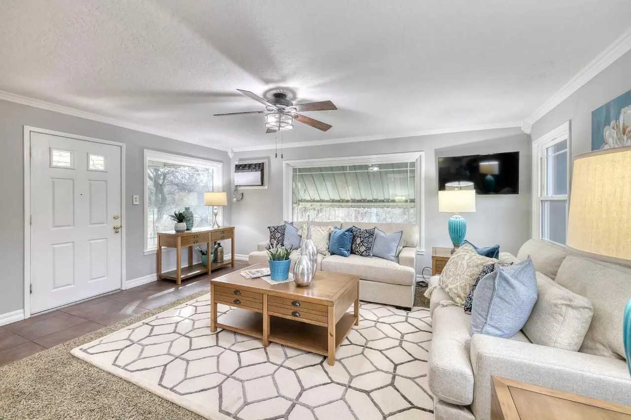 317 Fern St - Photo 2 of 10