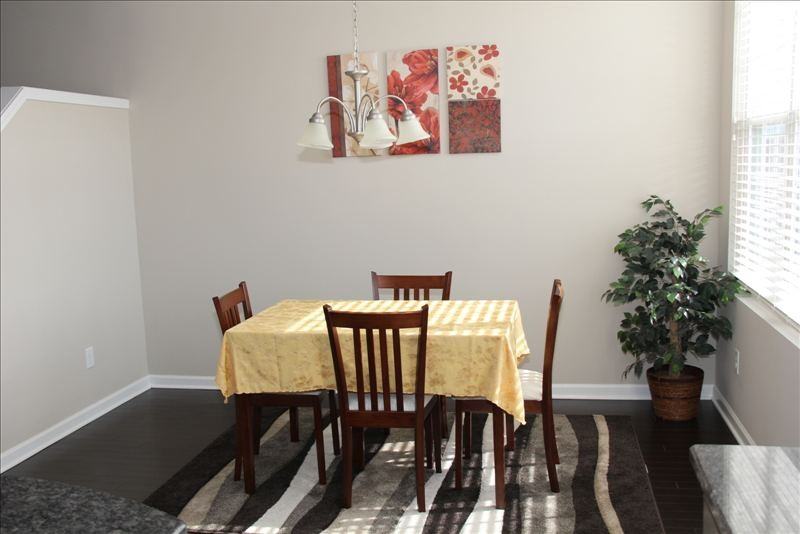 6105 N Pointe Dr - Photo 3 of 9