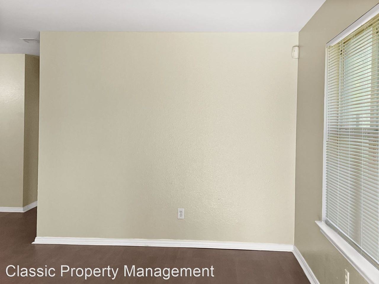 4779 Chapman St - Photo 3 of 10