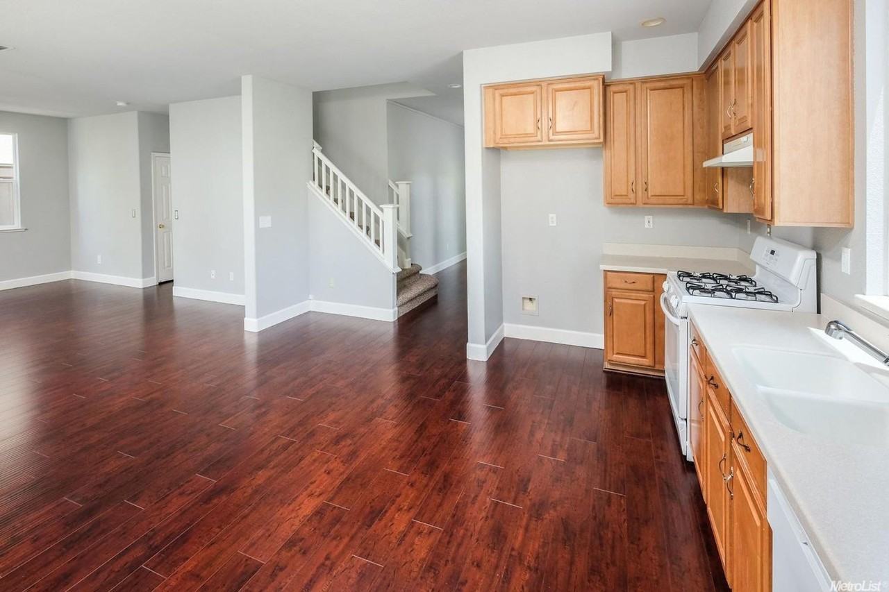 4909 Winamac Dr - Photo 3 of 12