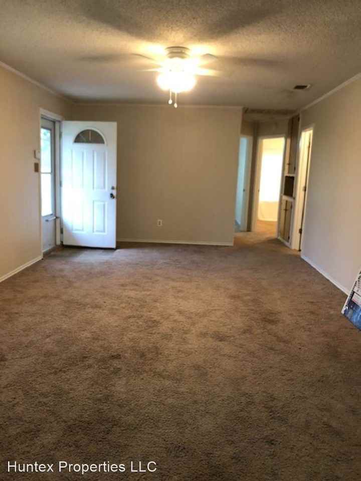 4662 Fm 2101 - Photo 2 of 8