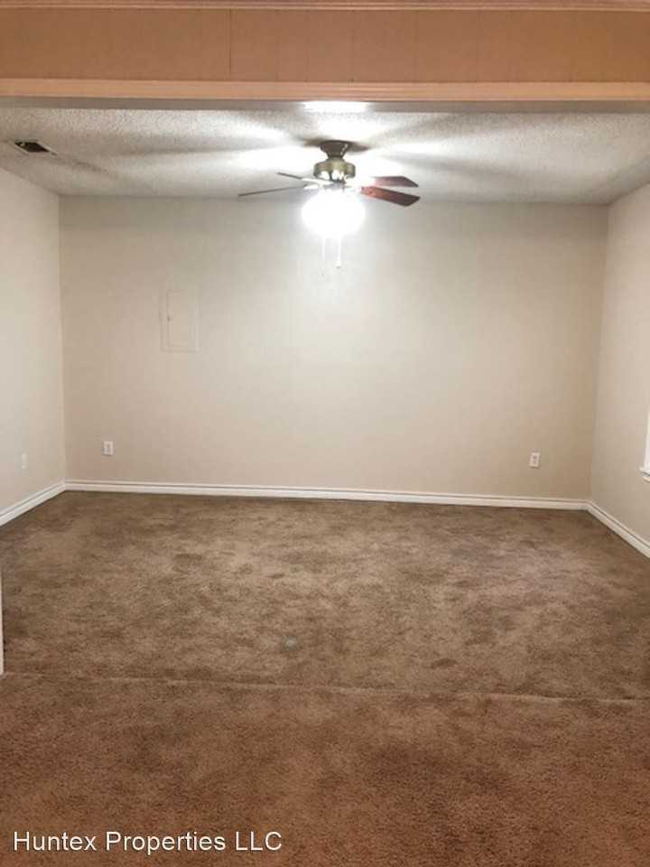 4662 Fm 2101 - Photo 3 of 8