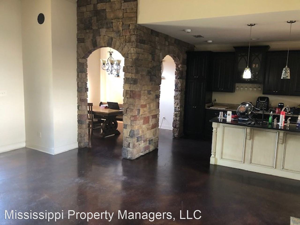 3234 Forest Hill Dr - Photo 2 of 6