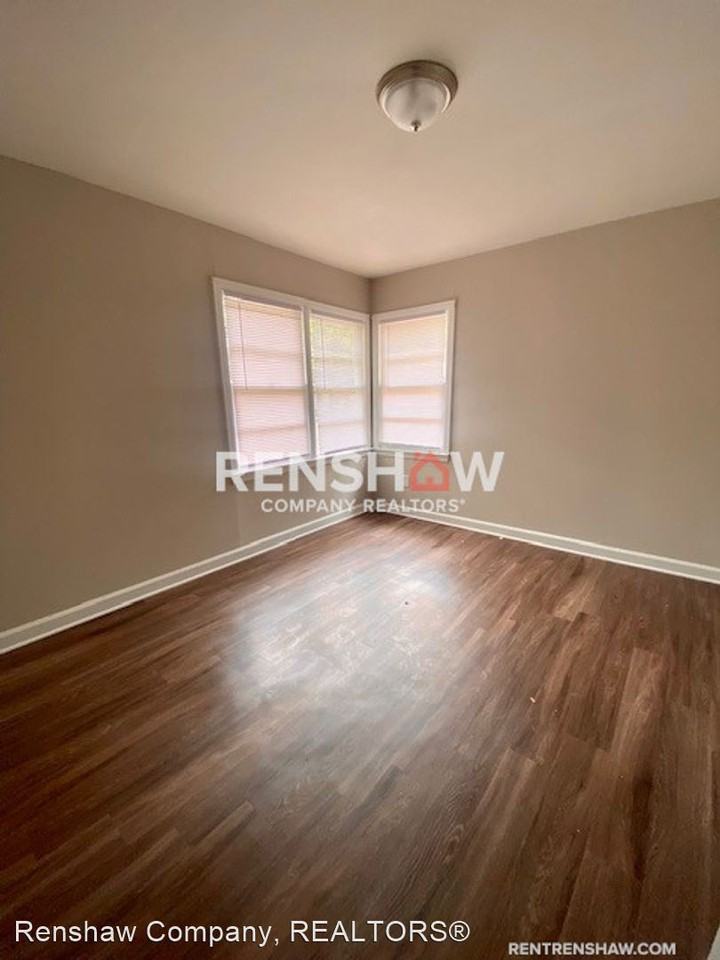 3364 Rosamond Ave - Photo 2 of 3