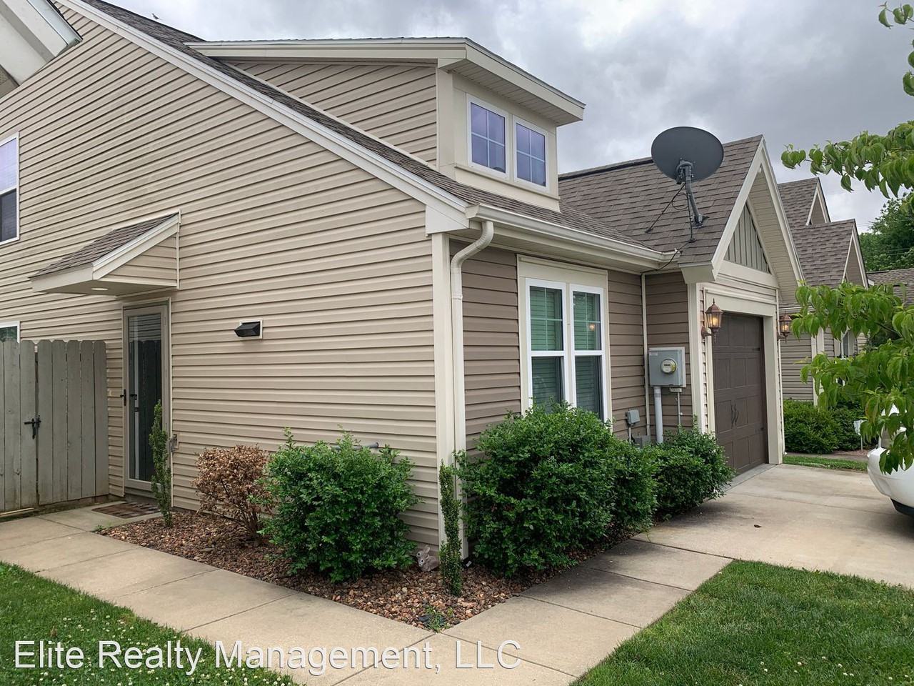 2122 Village Run - Photo 2 of 17